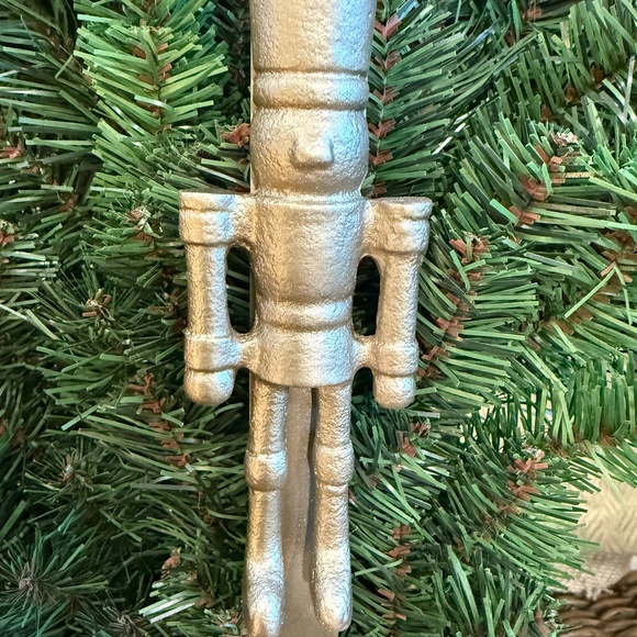 Metal Nutcracker Wreath Hanger - Picture 5 of 5